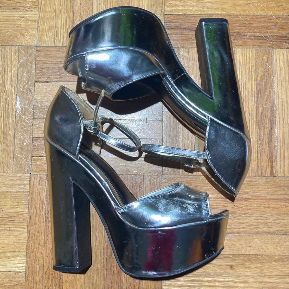 FOREVER 21 Metallic Silver Platforms Heels